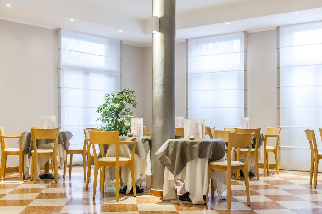 Club Hotel E Residence La Vela Торболе Экстерьер фото