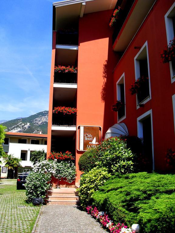 Club Hotel E Residence La Vela Торболе Экстерьер фото